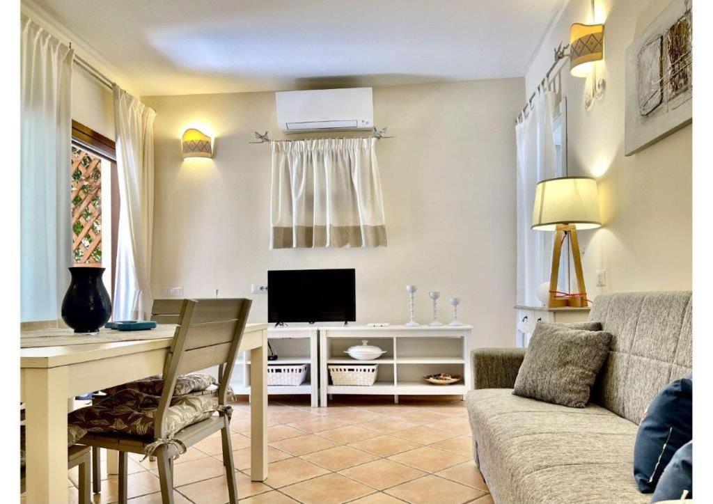 Le Residenze Sul Mare B6 Apartment ปอร์โตออตติโอลู ภายนอก รูปภาพ